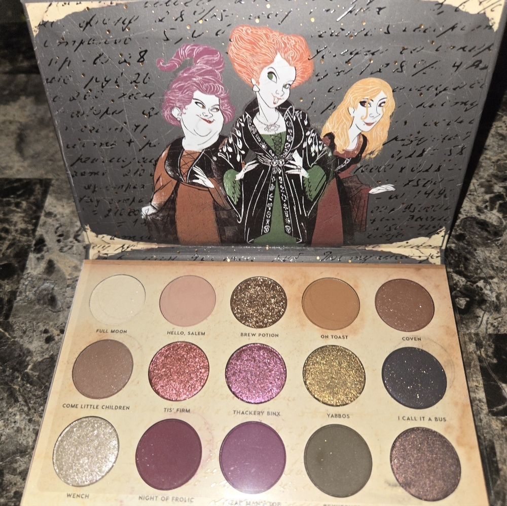 Colourpop hocus pocus eyeshadow pallette